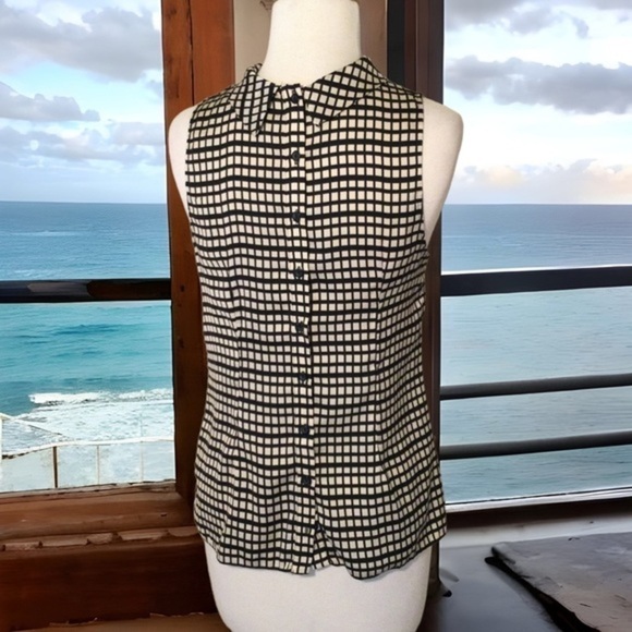 DOROTHY Perkins Sleeveless Black Ivory‎  Button Back Blouse 4 NWOT - Picture 3 of 10